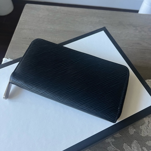 Louis Vuitton Epi Zippy Pink wallet 🩷 - Picture 5 of 6